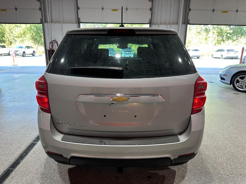 2017 Chevrolet Equinox LS photo 6