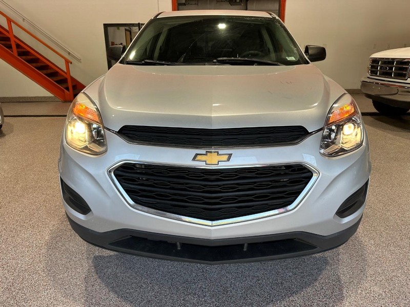 2017 Chevrolet Equinox LS photo 8