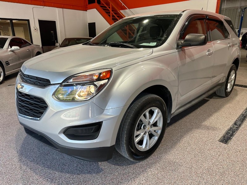 2017 Chevrolet Equinox LS photo 9