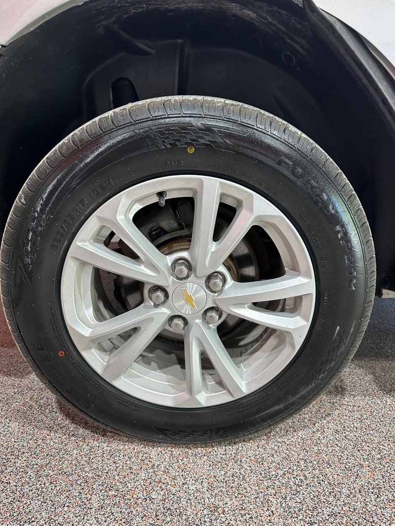 2017 Chevrolet Equinox LS photo 14