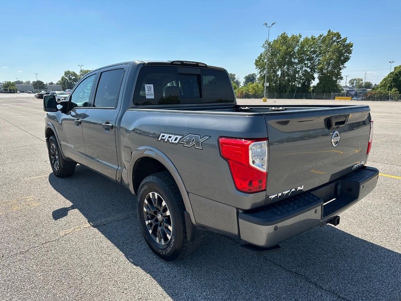 2019 Nissan Titan PRO-4X photo 6