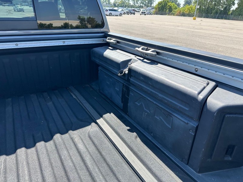 2019 Nissan Titan PRO-4X photo 8