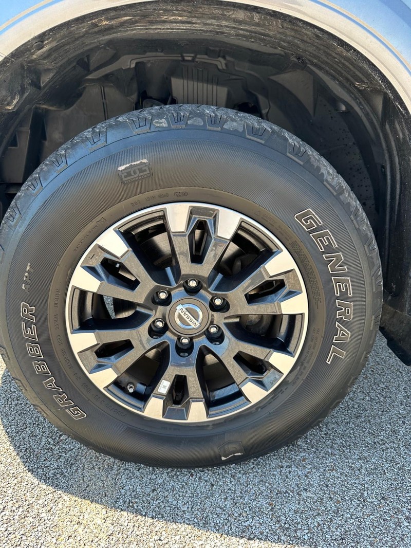 2019 Nissan Titan PRO-4X photo 13