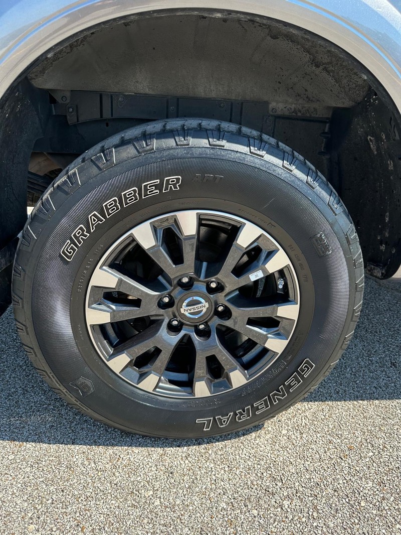 2019 Nissan Titan PRO-4X photo 17