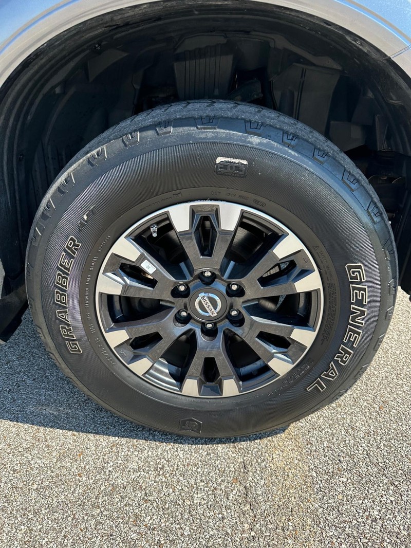 2019 Nissan Titan PRO-4X photo 18