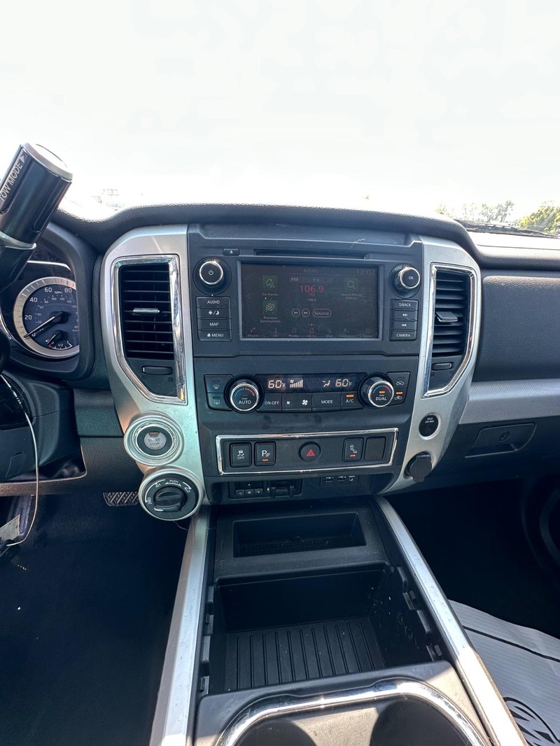 2019 Nissan Titan PRO-4X photo 22