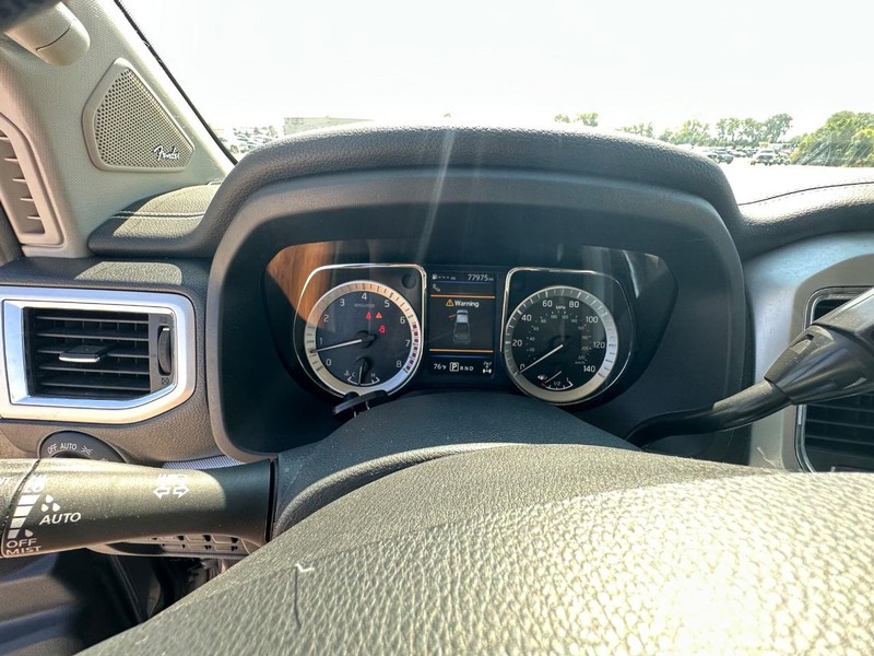 2019 Nissan Titan PRO-4X photo 24