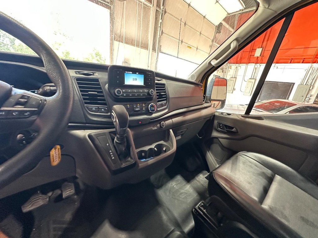 Ford Transit Cargo Van Vehicle Full-screen Gallery Image 18