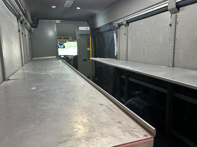 2020 Ford Transit Cargo Van photo 18