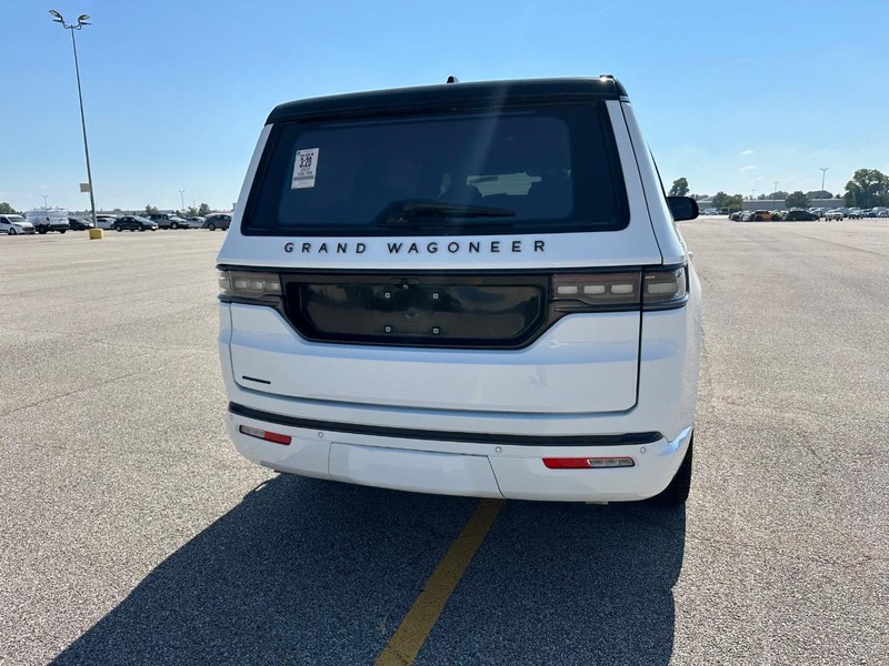 2022 Jeep Grand Wagoneer II photo 4