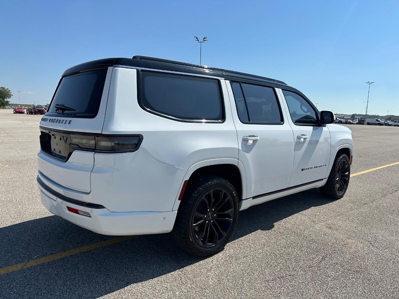 2022 Jeep Grand Wagoneer II photo 5