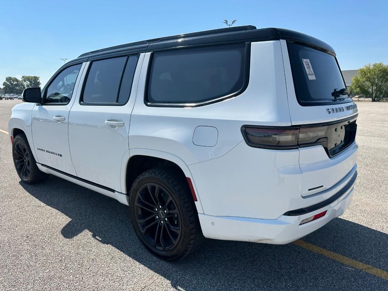 2022 Jeep Grand Wagoneer II photo 7
