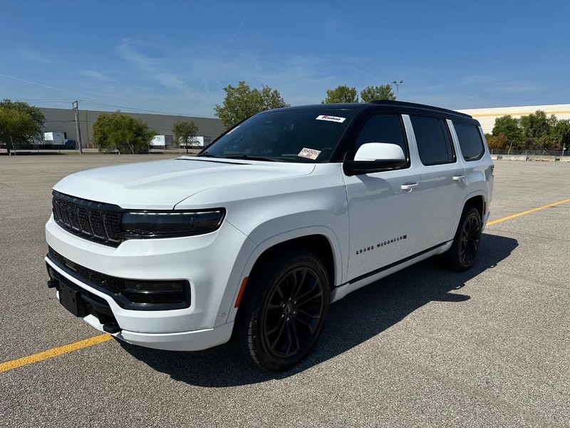 2022 Jeep Grand Wagoneer II photo 11