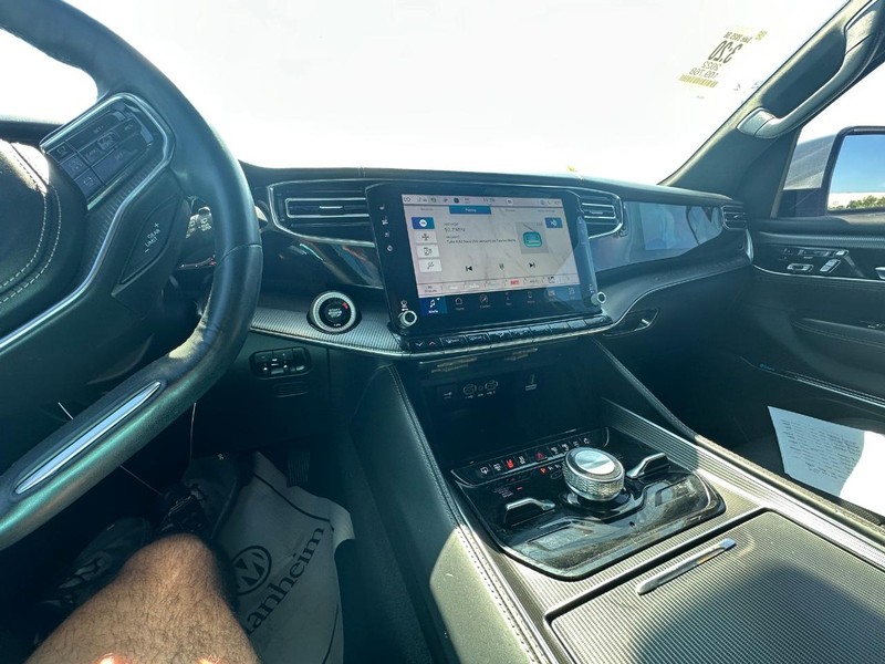 2022 Jeep Grand Wagoneer II photo 25