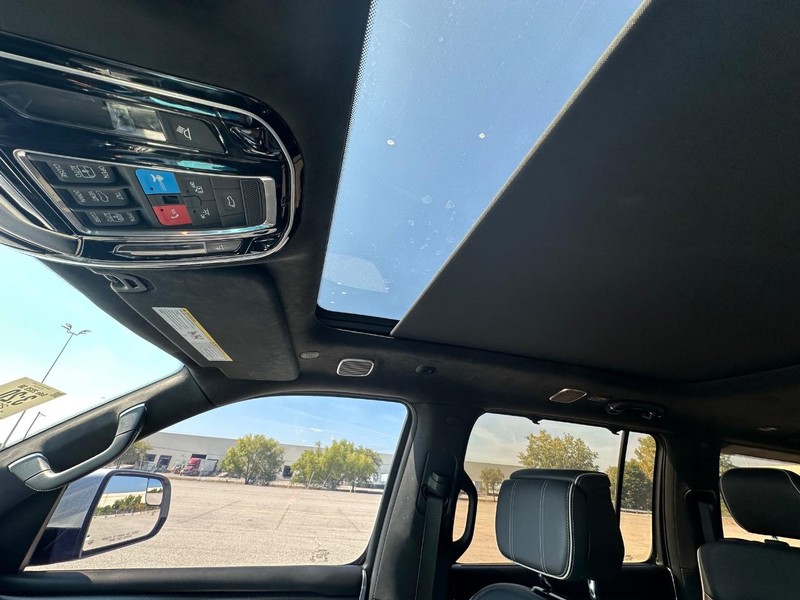 2022 Jeep Grand Wagoneer II photo 28