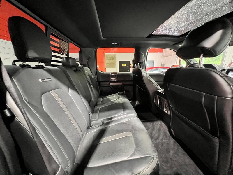 2015 Ford F-150 Platinum photo 18