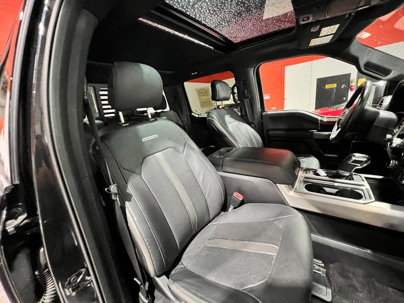 2015 Ford F-150 Platinum photo 19
