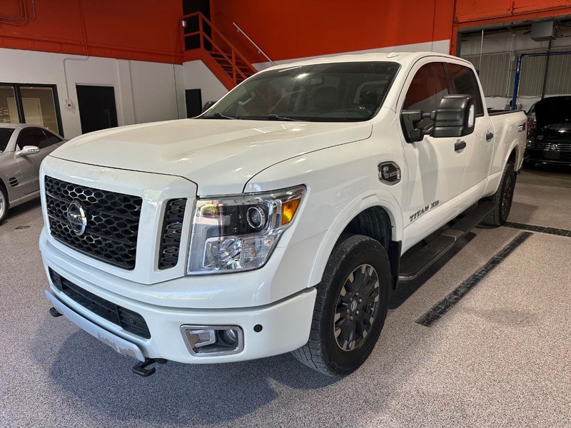 2018 Nissan Titan PRO-4X photo 9