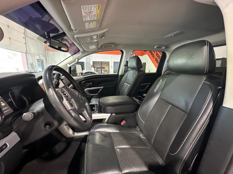 2018 Nissan Titan PRO-4X photo 17