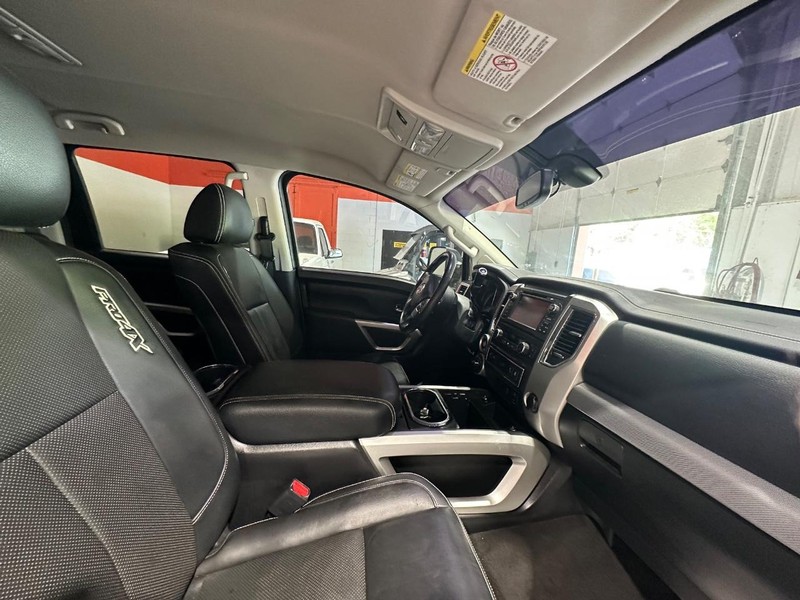 2018 Nissan Titan PRO-4X photo 19
