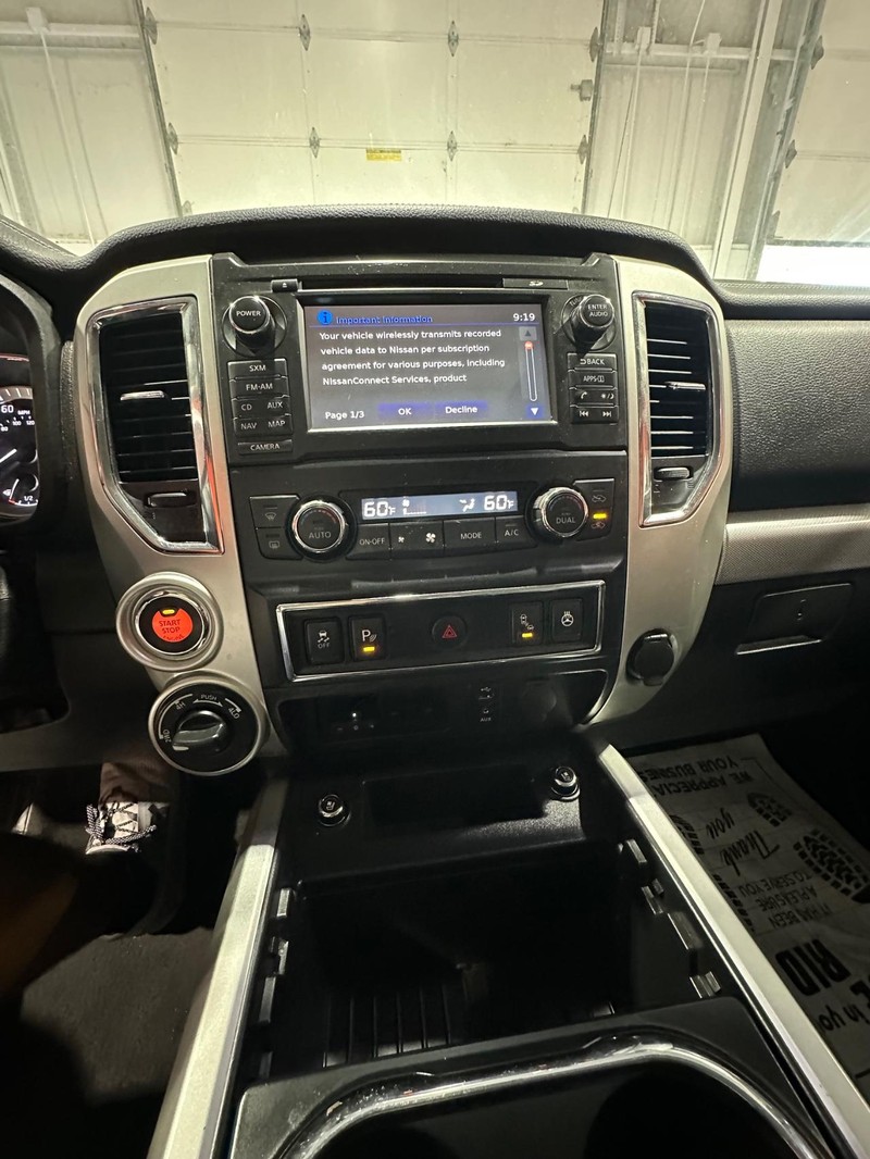 2018 Nissan Titan PRO-4X photo 23