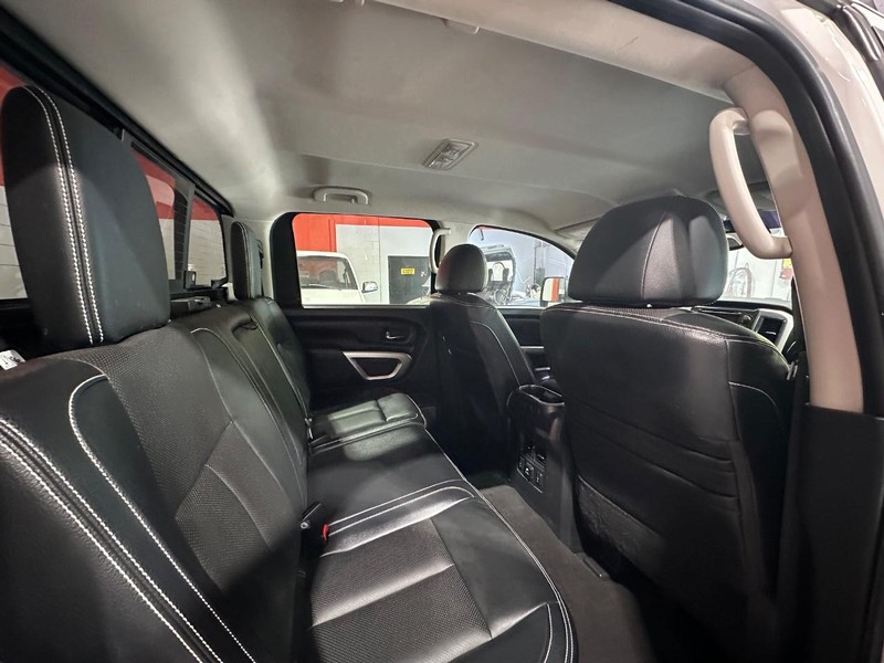 2018 Nissan Titan PRO-4X photo 24