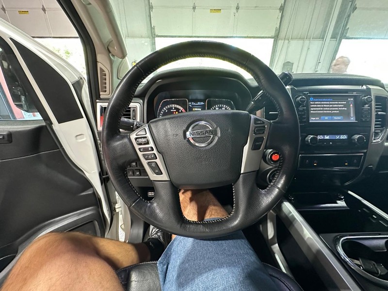 2018 Nissan Titan PRO-4X photo 26