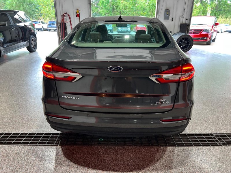 2019 Ford Fusion Hybrid SE photo 4
