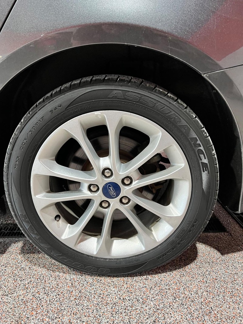 2019 Ford Fusion Hybrid SE photo 10