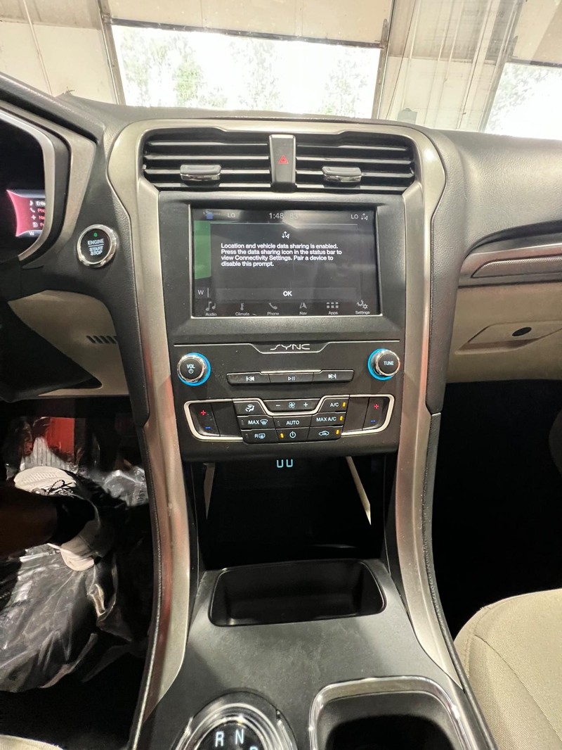 2019 Ford Fusion Hybrid SE photo 15