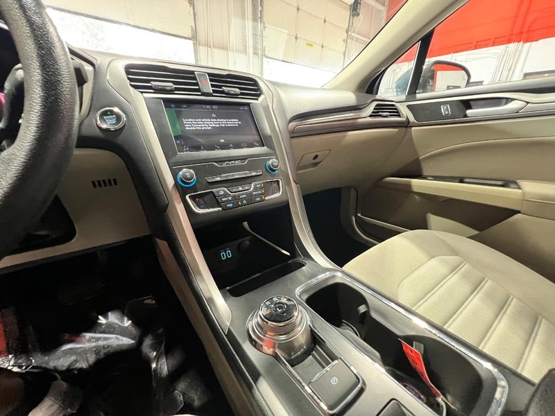 2019 Ford Fusion Hybrid SE photo 20