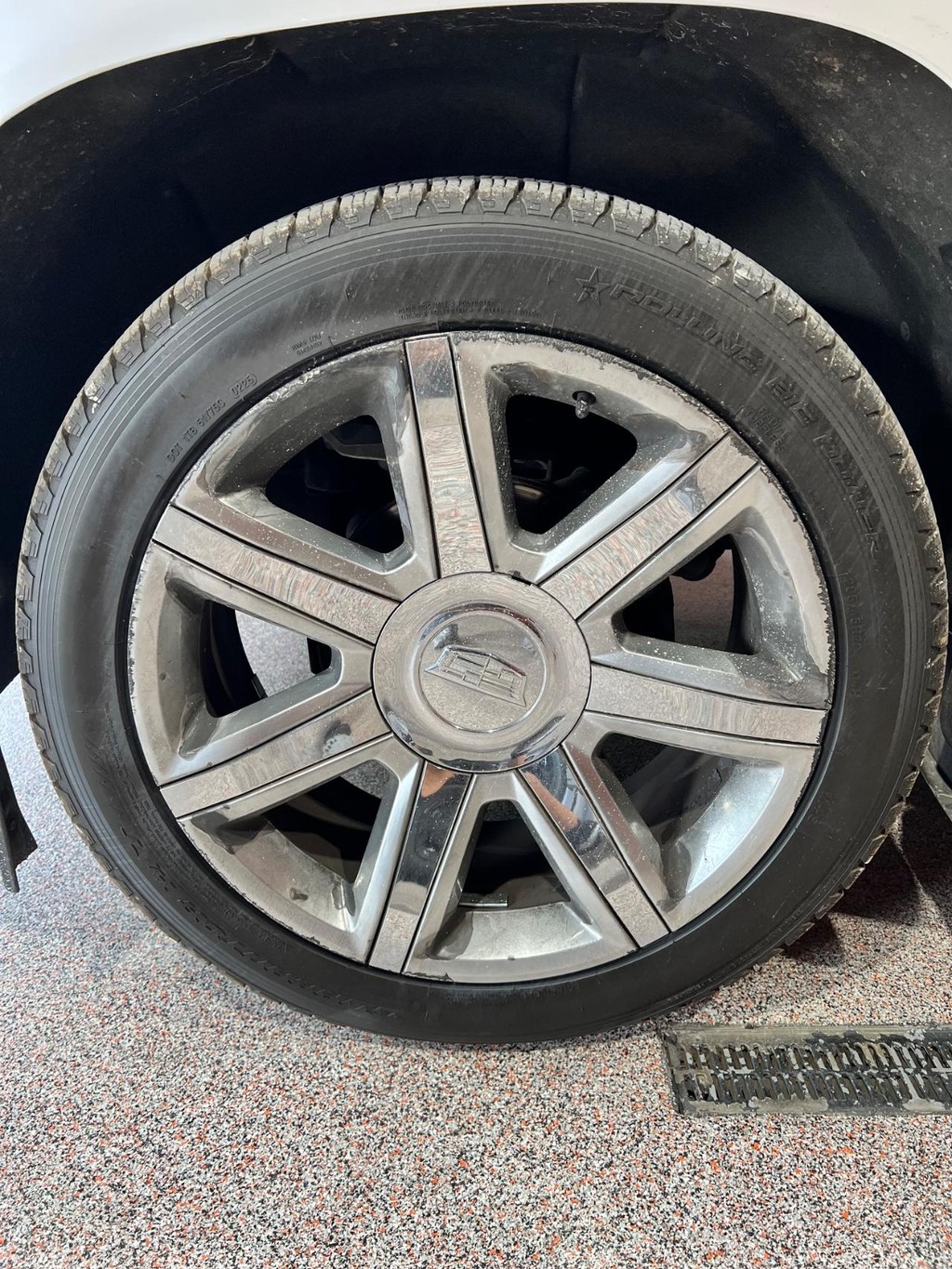 Cadillac Escalade Vehicle Full-screen Gallery Image 08