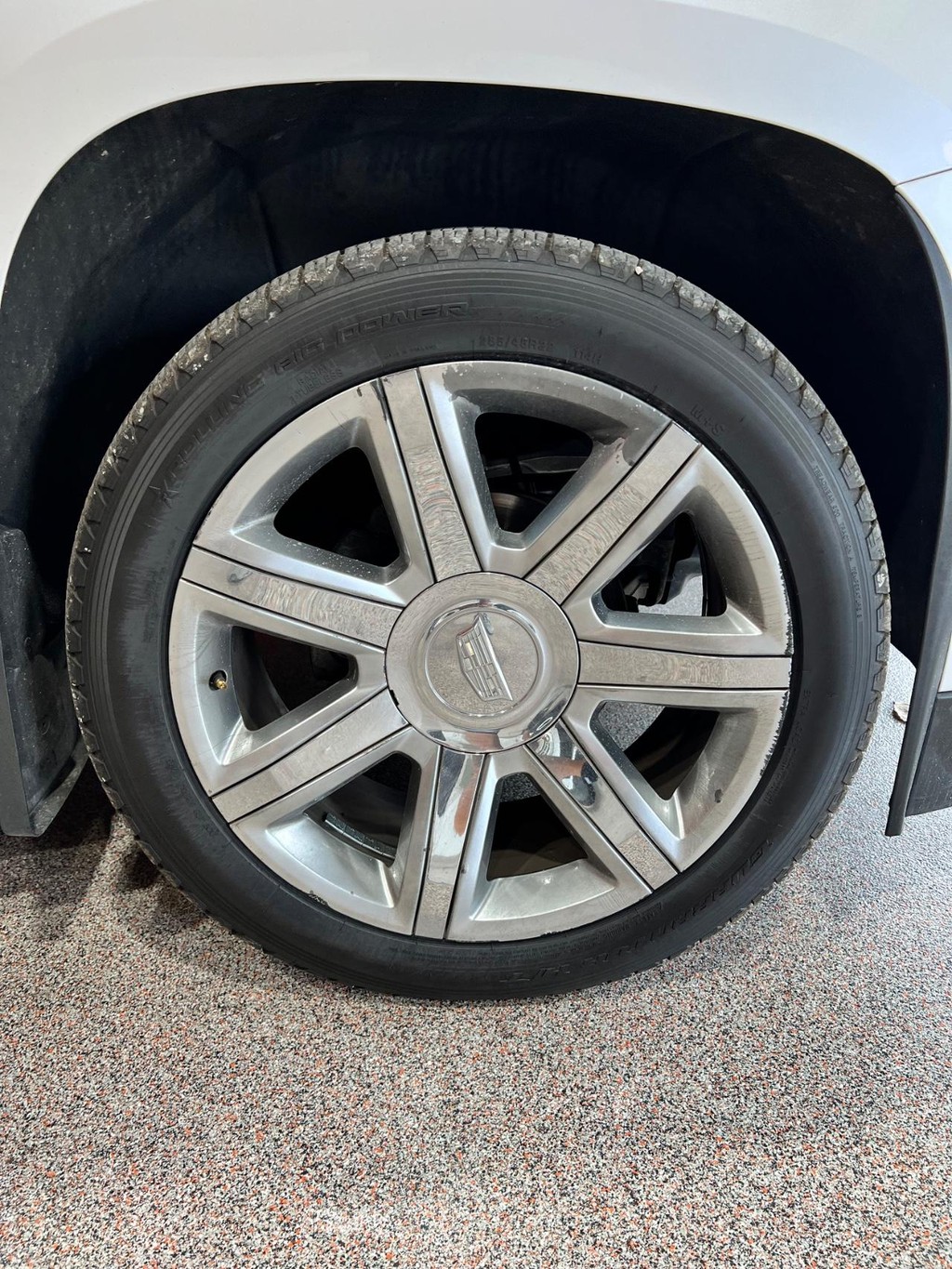 Cadillac Escalade Vehicle Full-screen Gallery Image 19