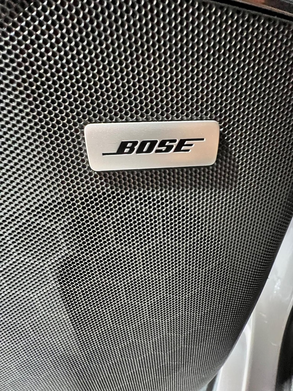 Cadillac Escalade Vehicle Full-screen Gallery Image 28