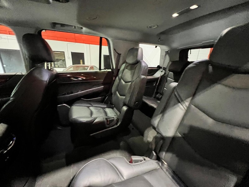 2016 Cadillac Escalade Luxury photo 11