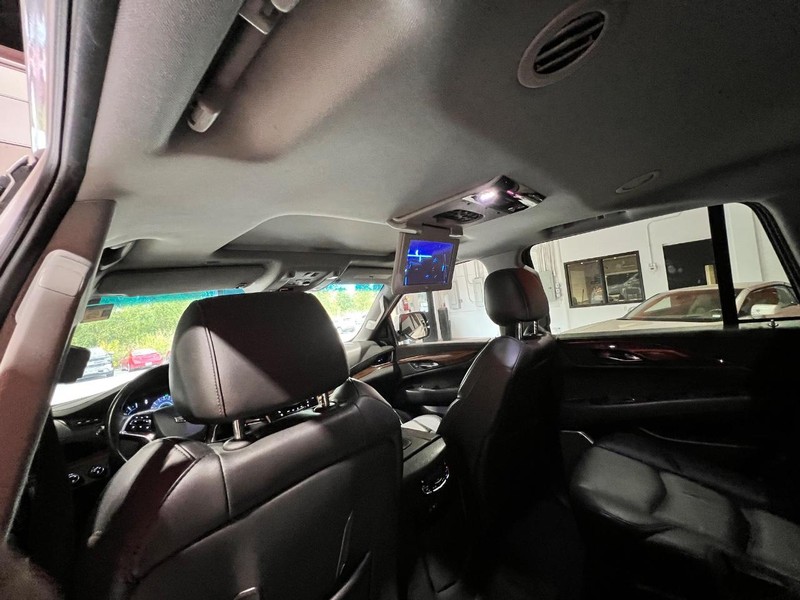 2016 Cadillac Escalade Luxury photo 15