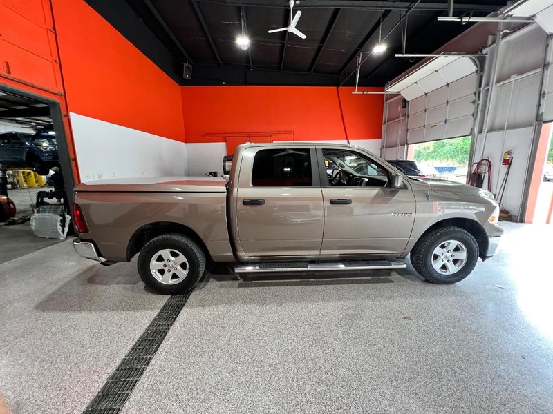 2009 Dodge Ram SLT photo 4