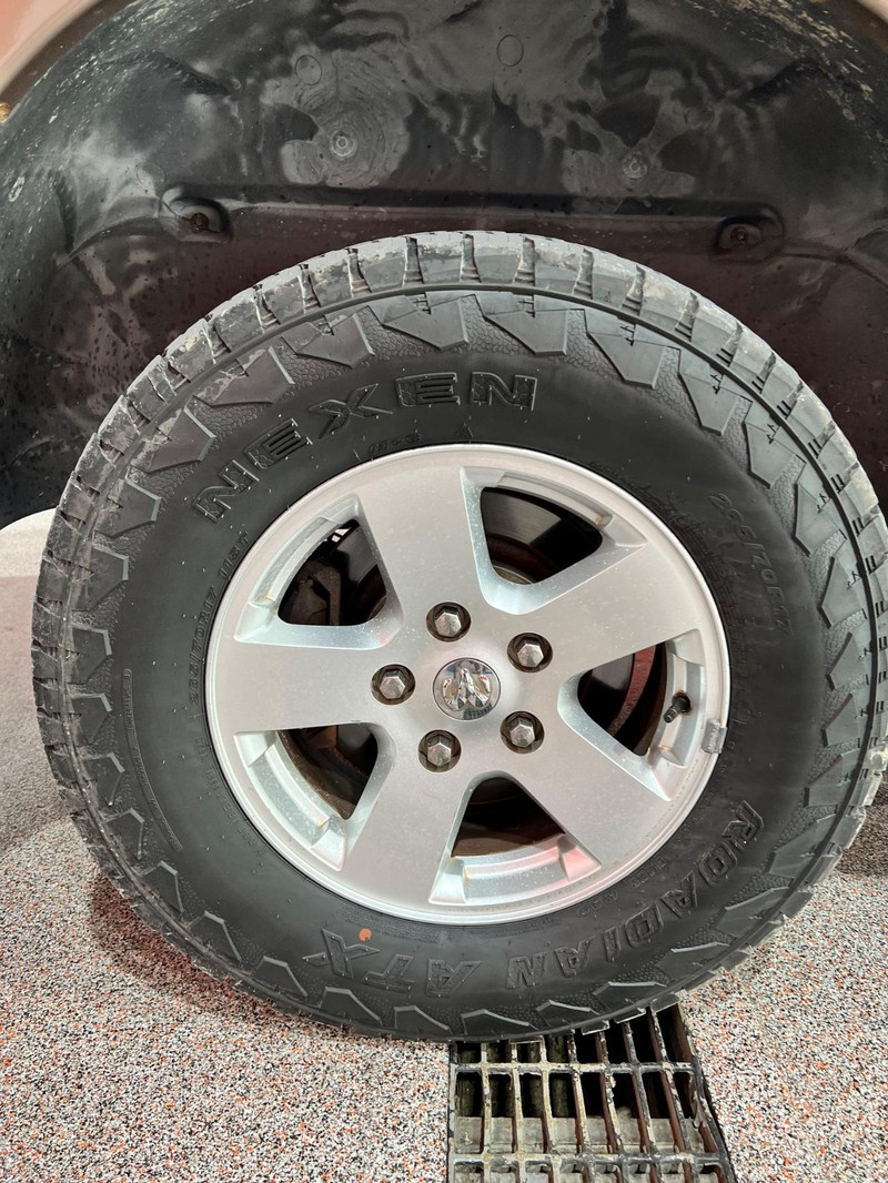 2009 Dodge Ram SLT photo 14