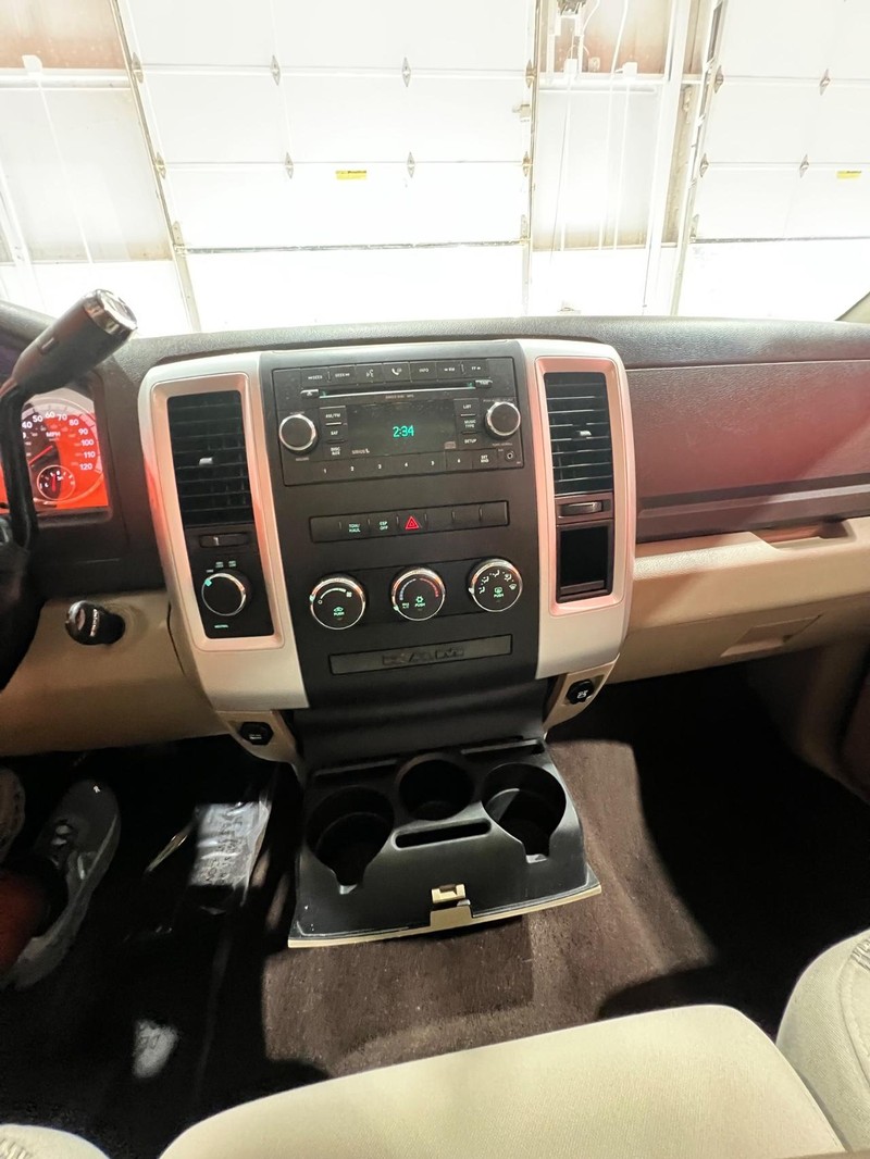 2009 Dodge Ram SLT photo 15