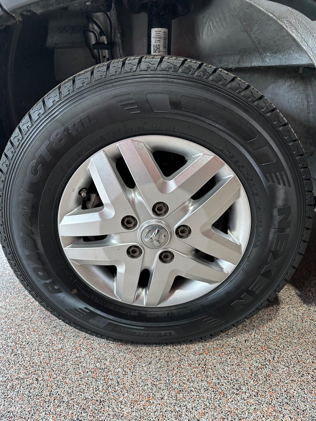 Ram ProMaster Window Van Vehicle Full-screen Gallery Image 11