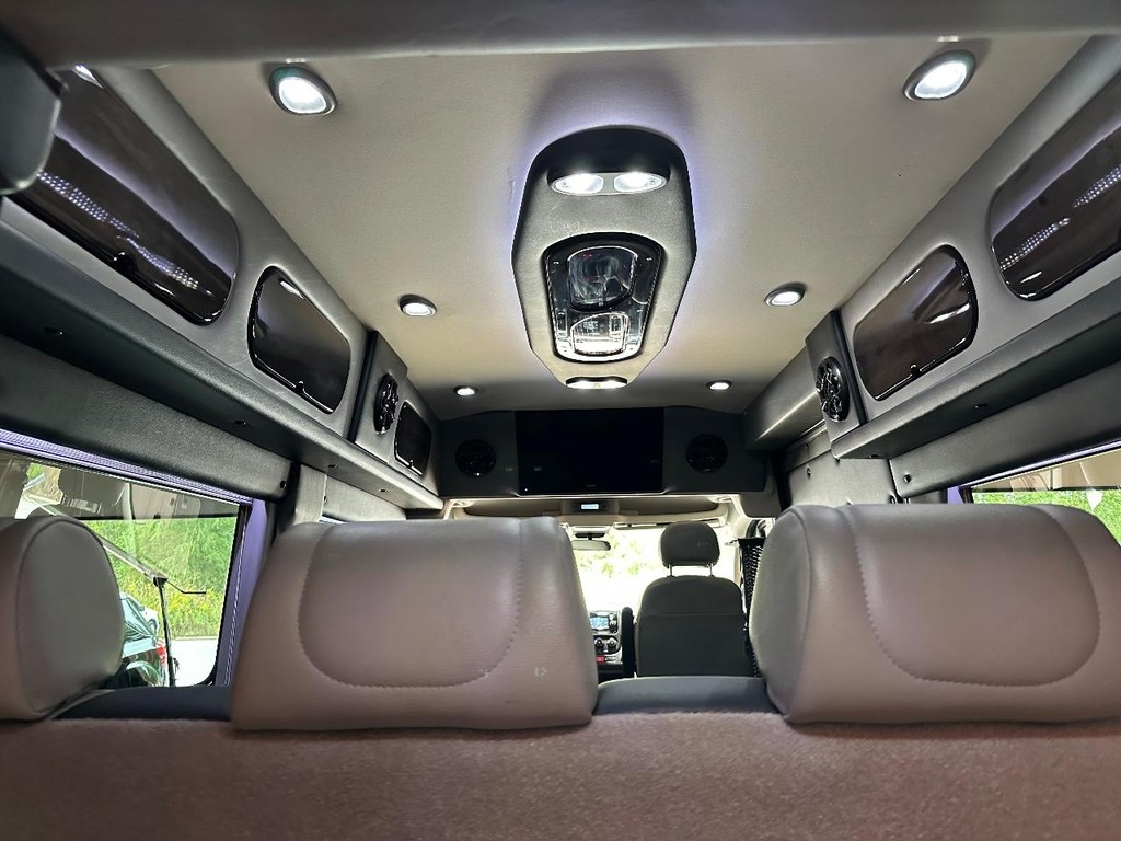 Ram ProMaster Window Van Vehicle Full-screen Gallery Image 12