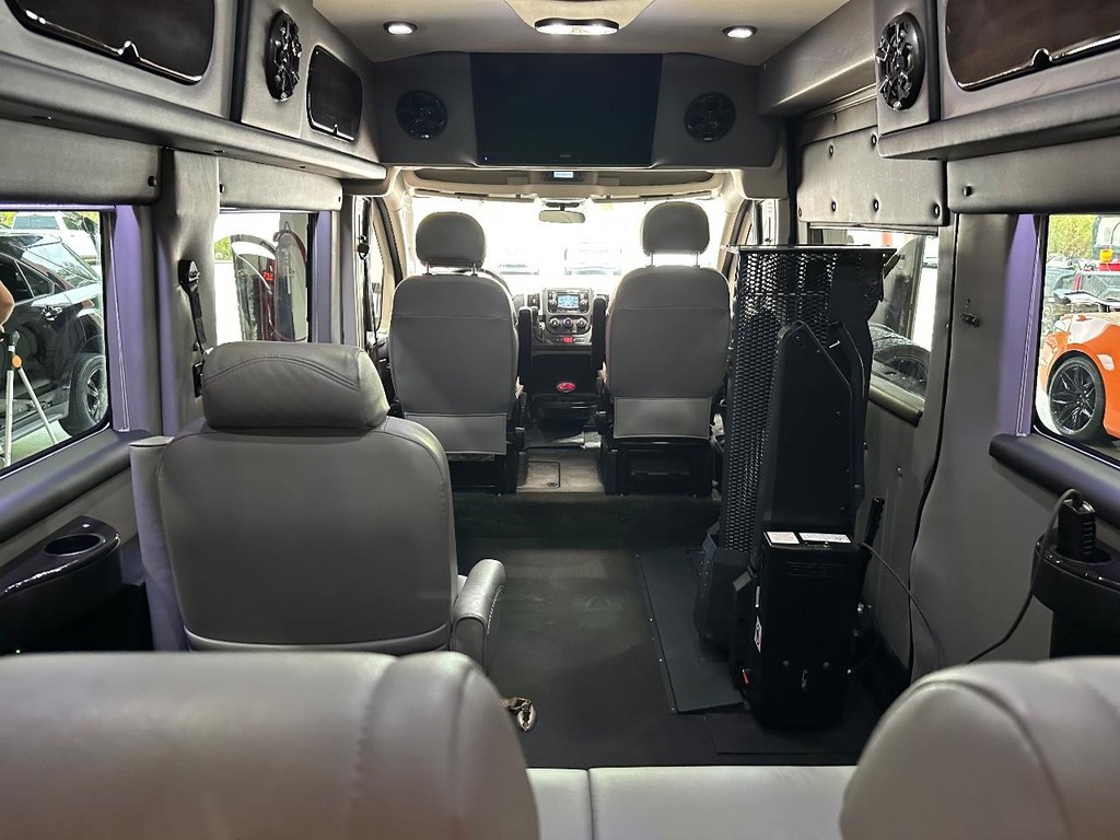 Ram ProMaster Window Van Vehicle Full-screen Gallery Image 17