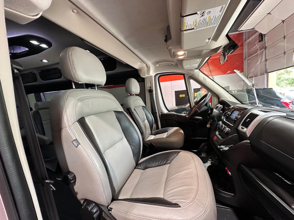 Ram ProMaster Window Van Vehicle Full-screen Gallery Image 18