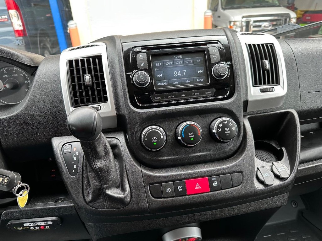 Ram ProMaster Window Van Vehicle Full-screen Gallery Image 29