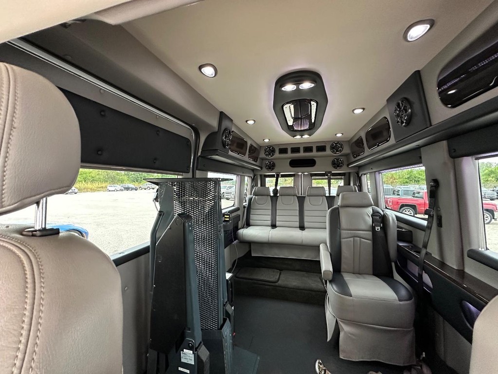 Ram ProMaster Window Van Vehicle Full-screen Gallery Image 33