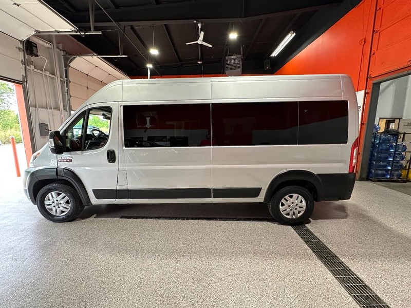 Ram ProMaster Window Van Vehicle Full-screen Gallery Image 8