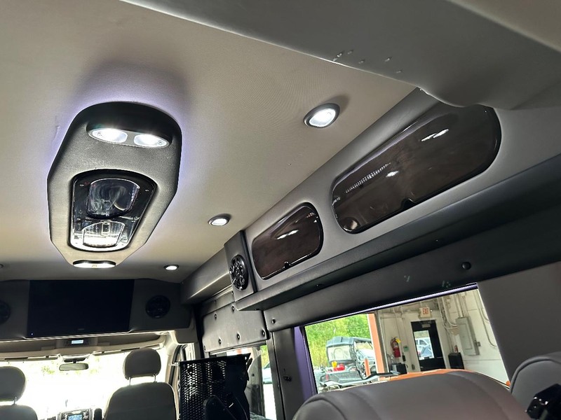 Ram ProMaster Window Van Vehicle Full-screen Gallery Image 15