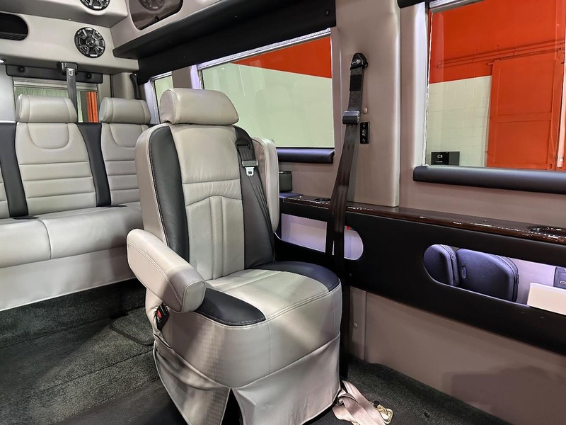 Ram ProMaster Window Van Vehicle Full-screen Gallery Image 24