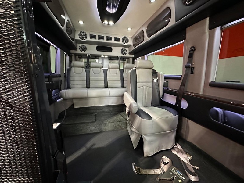 Ram ProMaster Window Van Vehicle Full-screen Gallery Image 26
