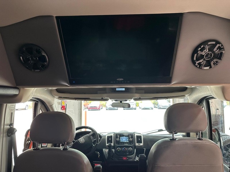 Ram ProMaster Window Van Vehicle Full-screen Gallery Image 28